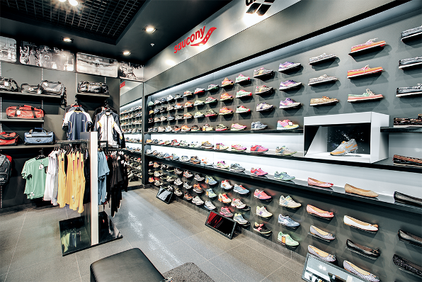 Holographic display for retail and POS